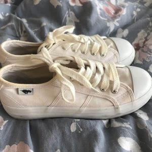 Rocket dog size 7 white shoes